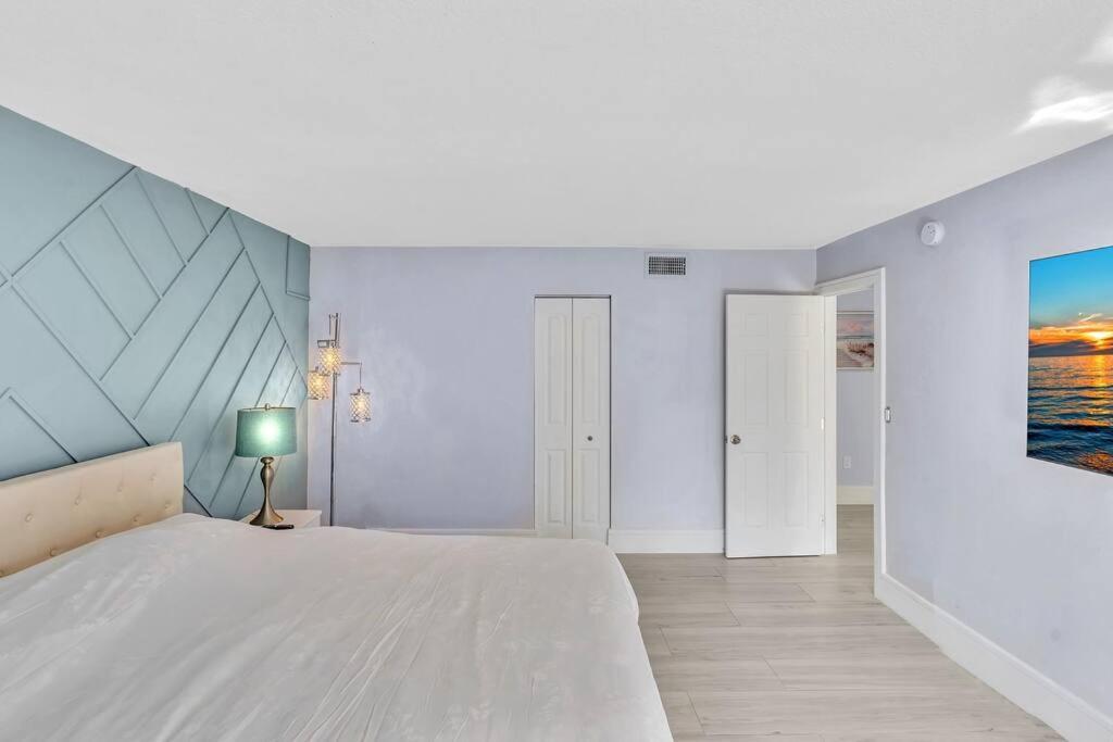 One Bedroom Steps Away From The Beach! Съни Айлс Бийч Екстериор снимка
