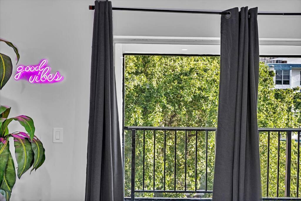 One Bedroom Steps Away From The Beach! Съни Айлс Бийч Екстериор снимка