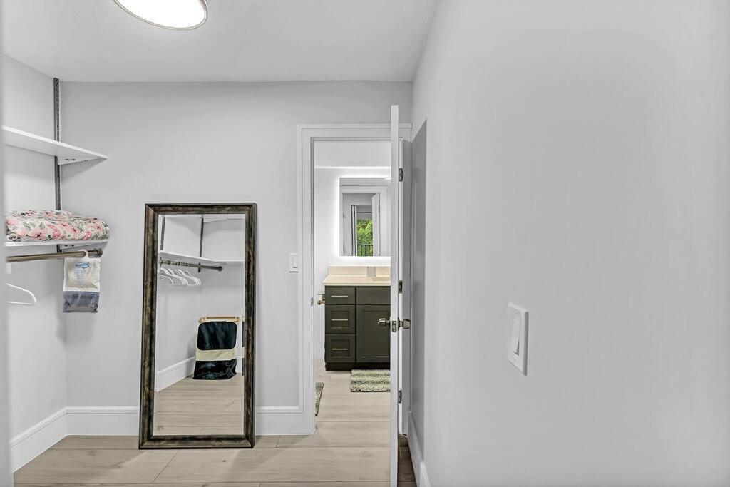 One Bedroom Steps Away From The Beach! Съни Айлс Бийч Екстериор снимка