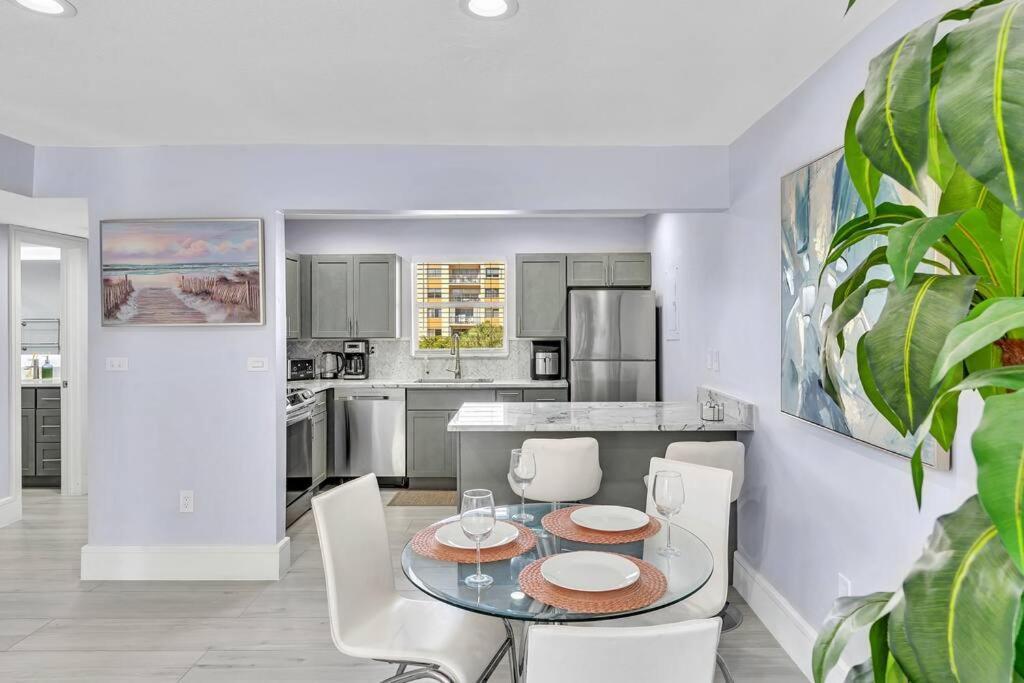 One Bedroom Steps Away From The Beach! Съни Айлс Бийч Екстериор снимка